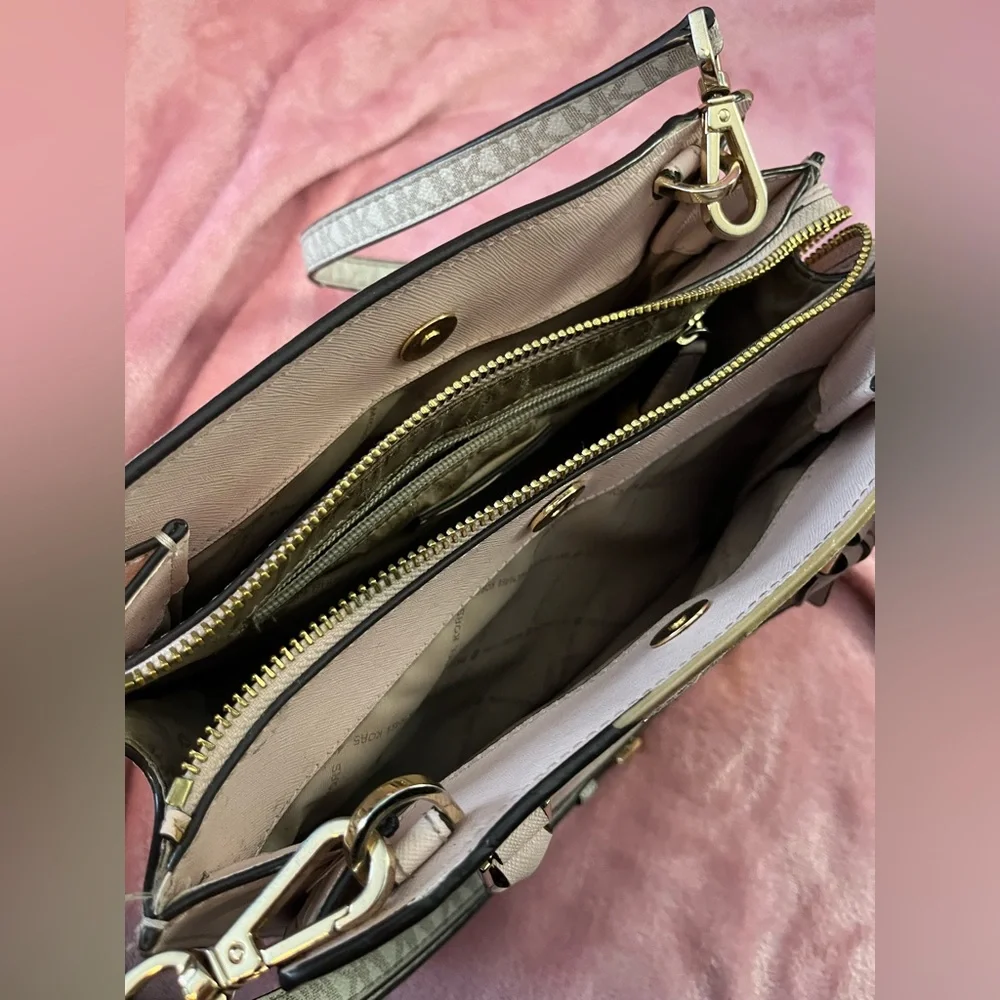 Michael Kors Crossbody Bag - Picture 12 of 12